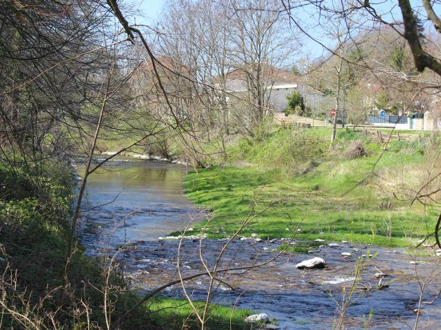 Hiking la tournée du facteur Cheval at the edge of the Galaure