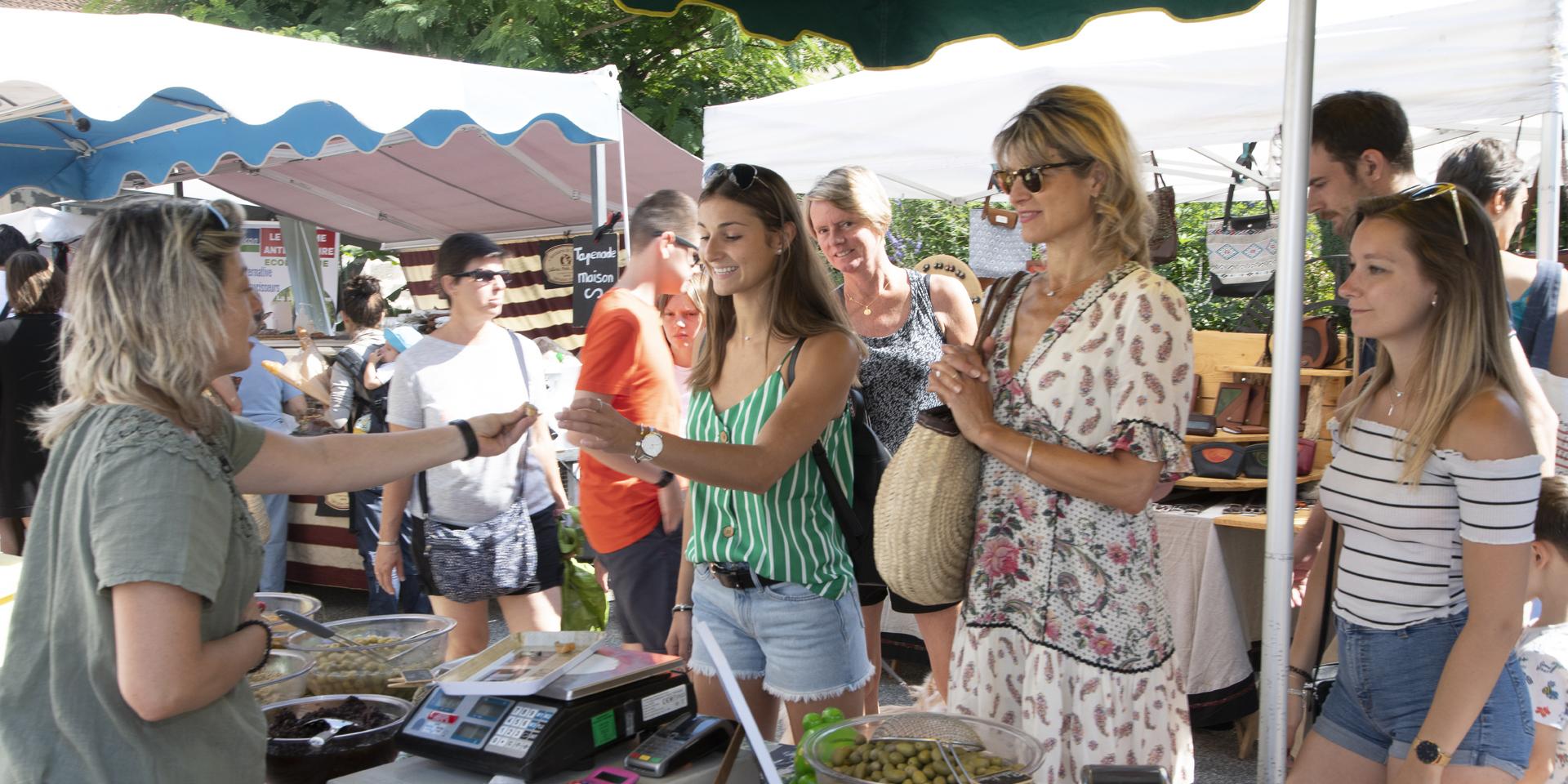 Weekly market in Porte de DrômArdèche