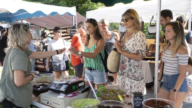 Weekly market in Porte de DrômArdèche