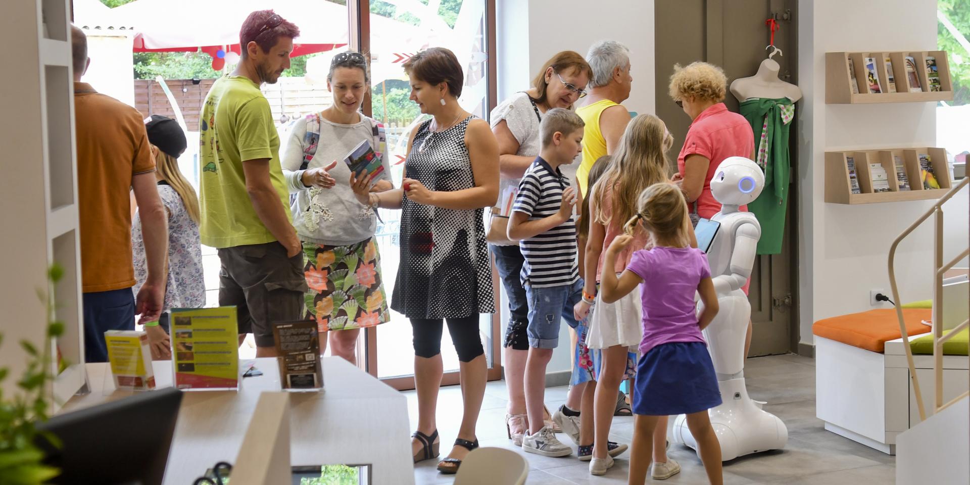 The commitments of the tourist office Porte de DrômardèchePorte Dromardeche Hauterives