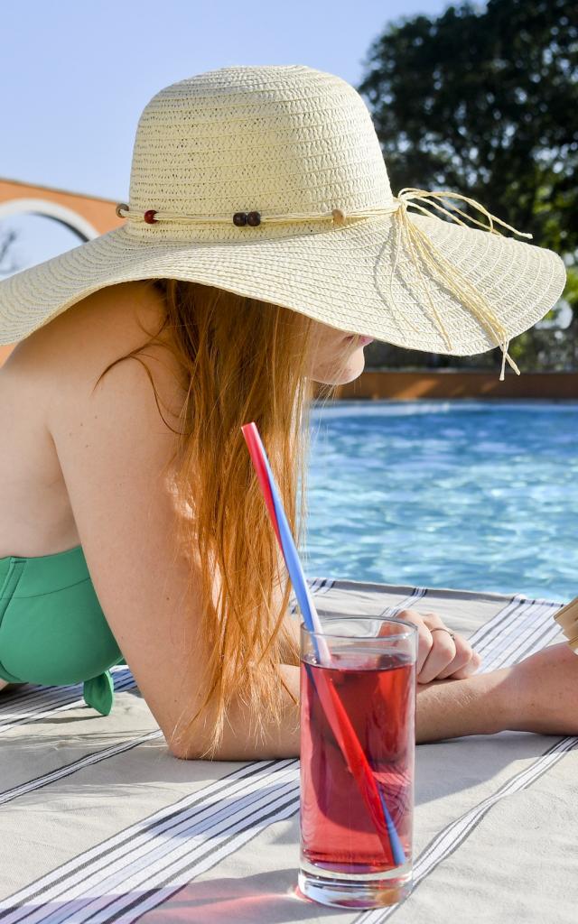 farniente et piscine en Porte de DrômArdèche