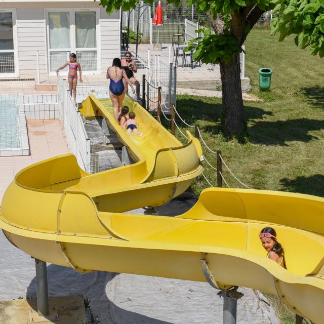 Pool of the Hills in Châteauneuf-de-Galaure