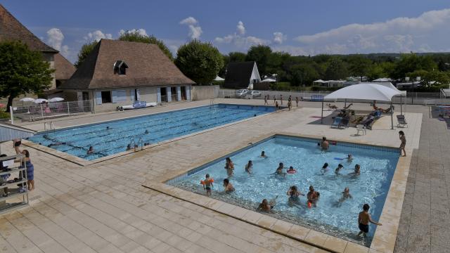Swimming pools in Hauterives (Drôme)